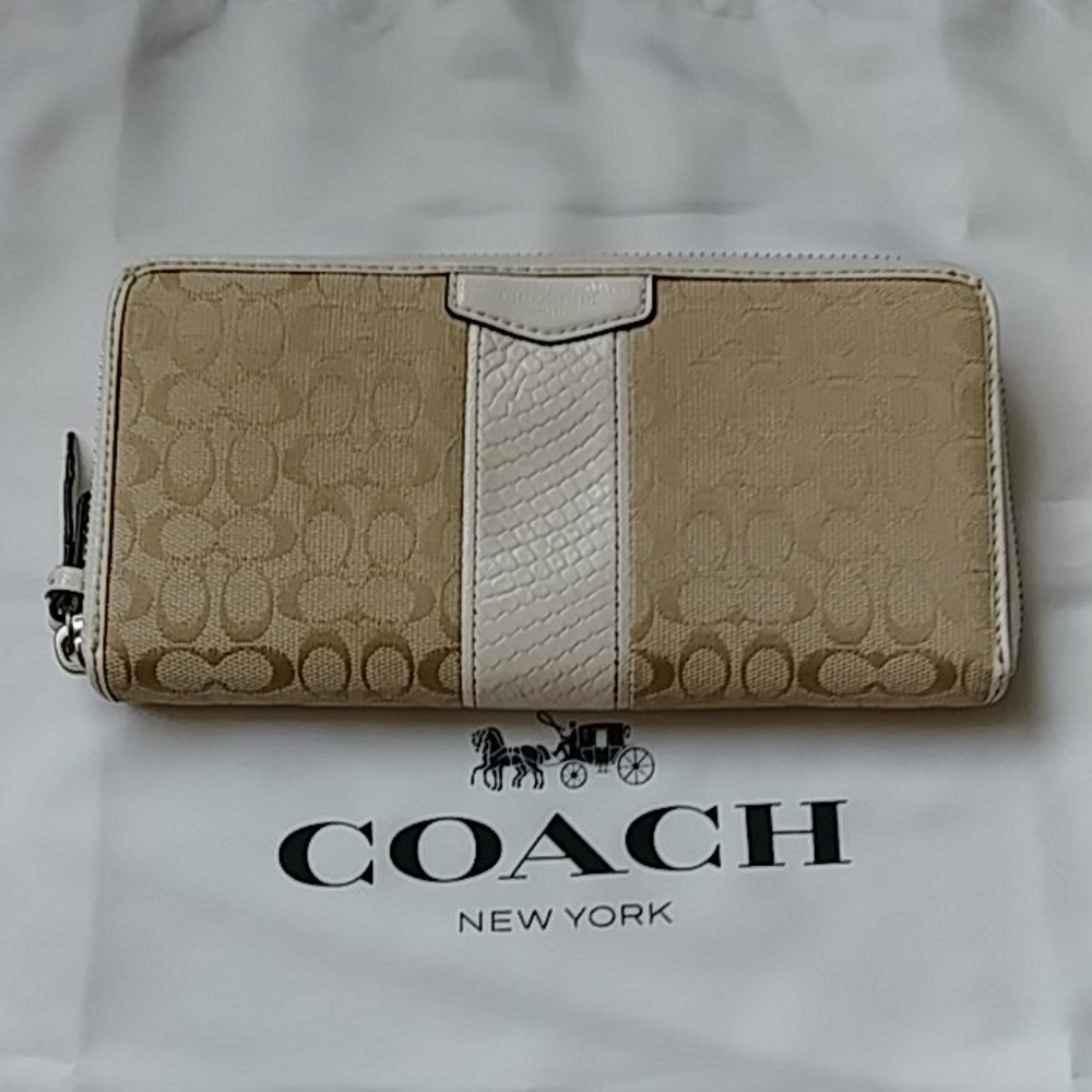 Coach wallet